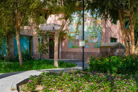 Sun Spring Hotel Dunhuang Отели рядом с Аэропорт Дуньхуан