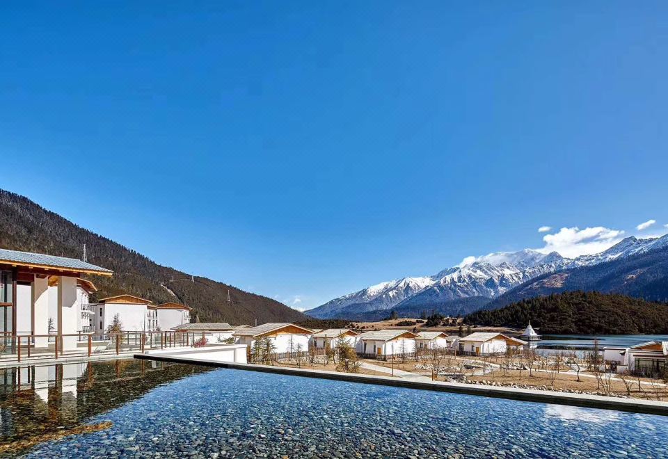 Artel Linzhi PolyHotel Overview