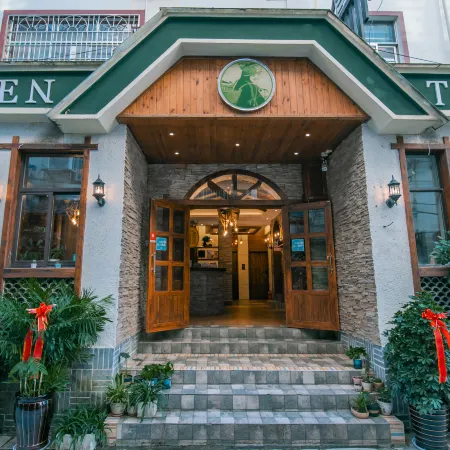 Small Backbasket INN (Zhangjiajie Tianmen Mountain Cableway Station Store)