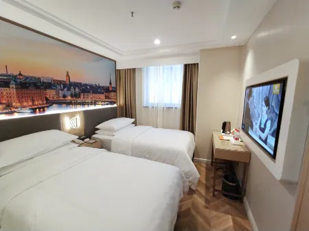 Vienna Hotel (Shanghai Nanjing Road Pedestrian Street)
