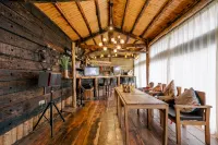 No. 5 Valley Lodge - bar