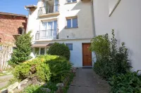 Résidence Hôtel le Relais Amélie Hotels in Clamart