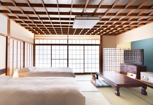 시라하마칸 근처 해변 풍경