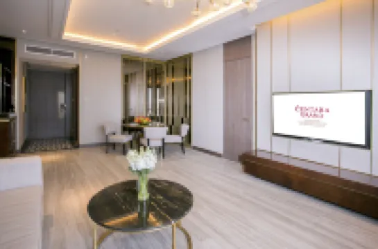 Centara Grand & Bangkok Convention Centre at CentralWorld Hotels near Thao Maha Brahma