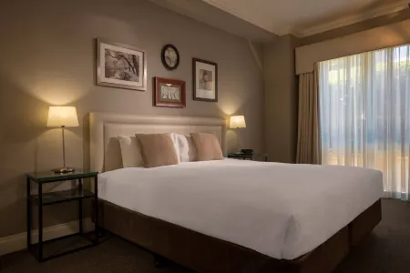 Majestic Old Lion Apartments