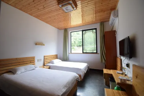 Tonglu Yiyun Homestay