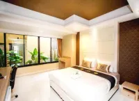 The Luxury Residence - balcony