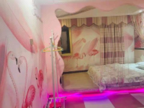 龙翔主题酒店(佛山龙江店) - 情迷榻榻米房