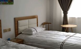 Lingbao Chengdong Xinyi Hotel