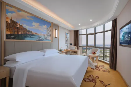 Vienna Zhihao Hotel (Shantou Small Park)