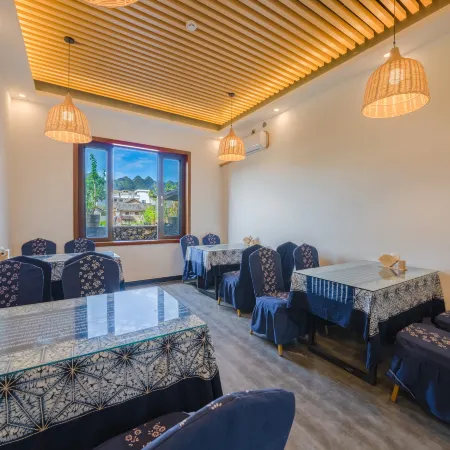Future Homestay （Xingyi Wanfenglin Store）