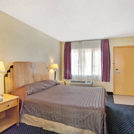 Travelsuites Inn Отели рядом с достопримечательностью «Променад Линк»