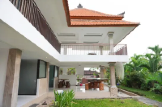 Umah Dayuh Uluwatu Hotel berhampiran Villa Gapura Vista