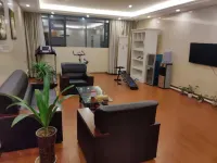 Vienna Hotel (Zhangshu Train Station) - parking