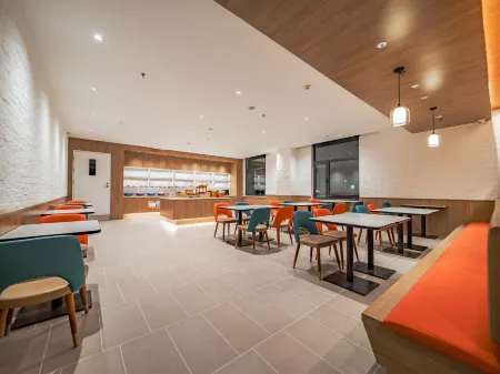 HanTing Hotel (Fu County Changhe Dasha)