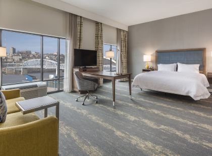 Hampton Inn and Suites Newport/Cincinnati