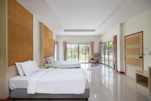 Thara Cholapruek Resort Hotels in Ban Na