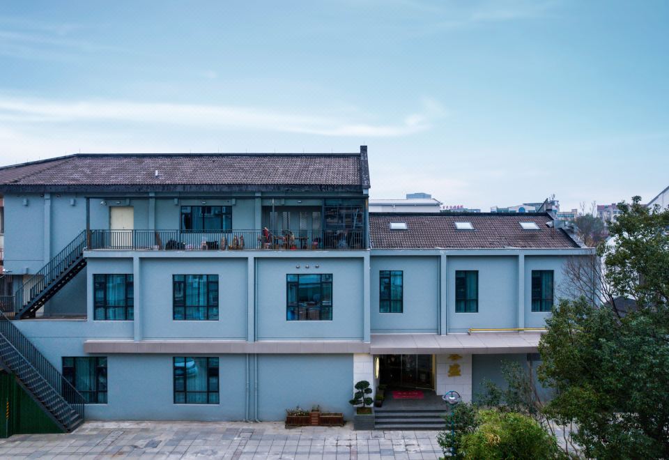 rongsheng hotel in stock
