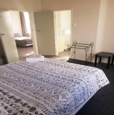 Horse and Jockey Inn Hotels in Matamata