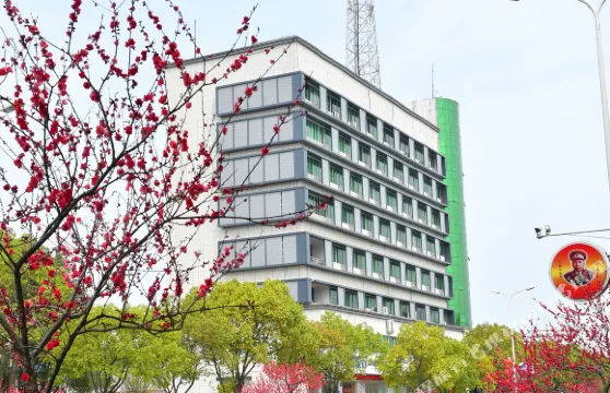 新縣晨光賓館（龍泉公園火車站店）