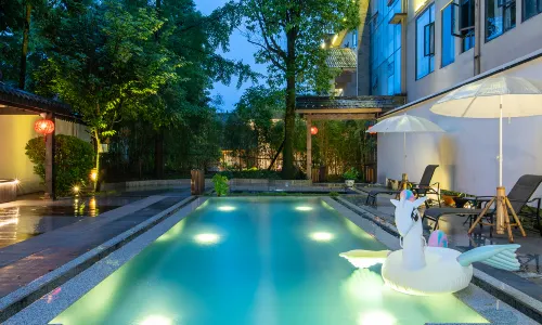 Linran Spring Holiday Hotel near The PandaVally