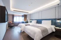 Heyi Zhishang Hotel (Chengdu Wuhou Temple Orthopaedics Hospital Subway Station Branch) Hotels near POP MART