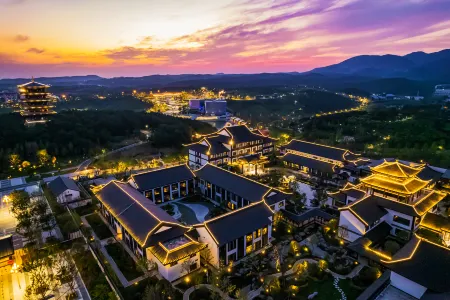 Jingmen Jiupai Tongyuan Hotel (Yuanboyuan Government Affairs Center)