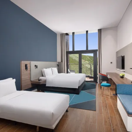 Holiday Inn Express CHONGLI by IHG Отели рядом с достопримечательностью «Центральная больница в районе Цуйли»