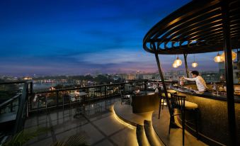 Lucien Hanoi Lakeside Hotel & Rooftop