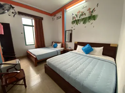 Alex Ha Long Hotel Hotels in 