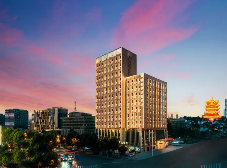 Vienna International Hotel (Wuhan Yellow Crane Tower Pengliuyang Subway Station)