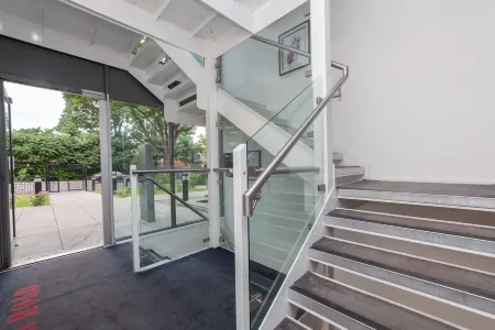 Camden Prime ApartHotel Отели рядом с достопримечательностью «Хайгейтское кладбище»