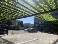 Lixiang Hotel (Funing Hong Kong Road Branch) - parking