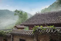 Dianjiang Rulai Shanju فنادق في مديرية ديانجيانغ