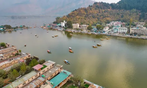 Prince of Kashmir Luxury Houseboat