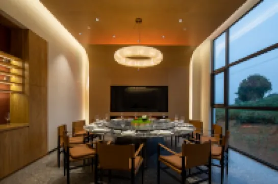 Weichi Sakura Valley Resort