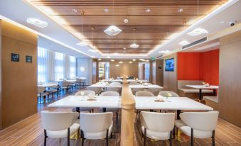 Xuzhou Chuangtuo Aofannan 3rd Ring Road Subway Station Atour Hotel