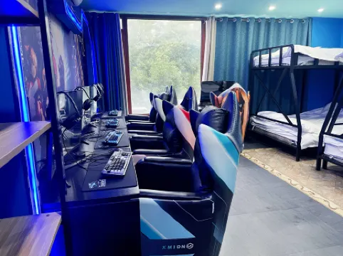 Shake E-sports Hotel (Anyi Nanchang Vocational and Technical College Shop)