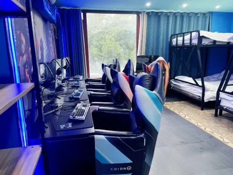 Shake E-sports Hotel (Anyi Nanchang Vocational and Technical College Shop)