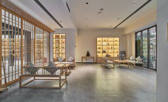 Juzhiju Designer B&B (Xinxing Zen Town Branch)