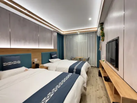 Libo Xinyuan Boutique Inn Отели рядом с достопримечательностью «Wolong Pond»