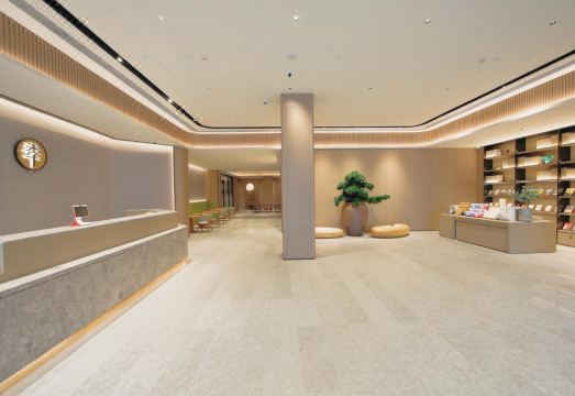 J Hotel Zhengzhou Zhenghong City Science and Technology Market