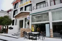 Zhangjiajie Yanzhi Shan Castle View Leisure and Resort Guesthouse Hotels near Tianmen Mountain National Forest Park