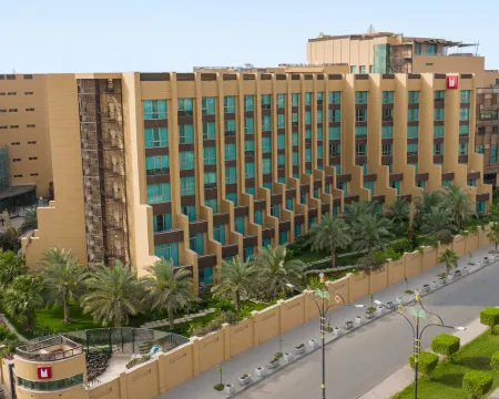 Grand Millennium Al Seef Basra バスラのホテル