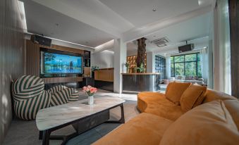 Zhangjiajie Fu Xi Er Yi ·LiFe Qingshe Design Meisu