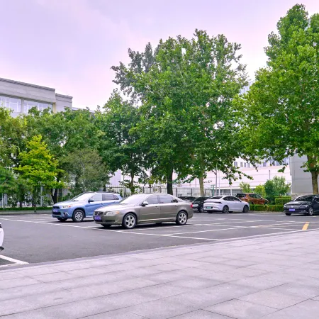 Zhongnongyan Hotel (Graduate School of Chinese Academy of Agricultural Sciences) Отели рядом с достопримечательностью «Станция метро Weigongcun»