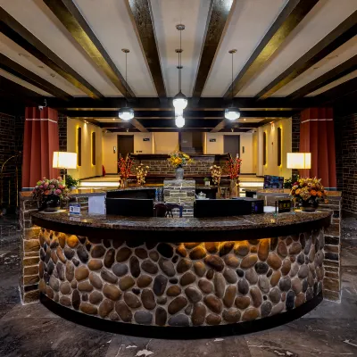 Zichen Read Merry Ice Wine Estate Hotels near Meili Snow Mountain Lookout