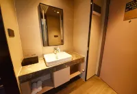 Haixia Hotel (Yinchuan High-Speed Railway Station Huaiyuan Night Market) - 2-Star
