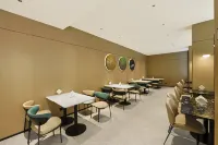 Ni Hao Hotel (Huadian Dajie) - parking