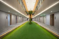 Country Inn & Suites by Radisson，Dongguan Wanjiang Shimei Tea Market Hotel - Bãi đậu xe
